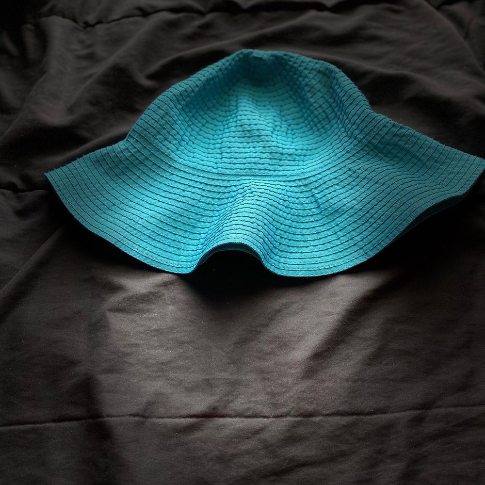 Floppy hat